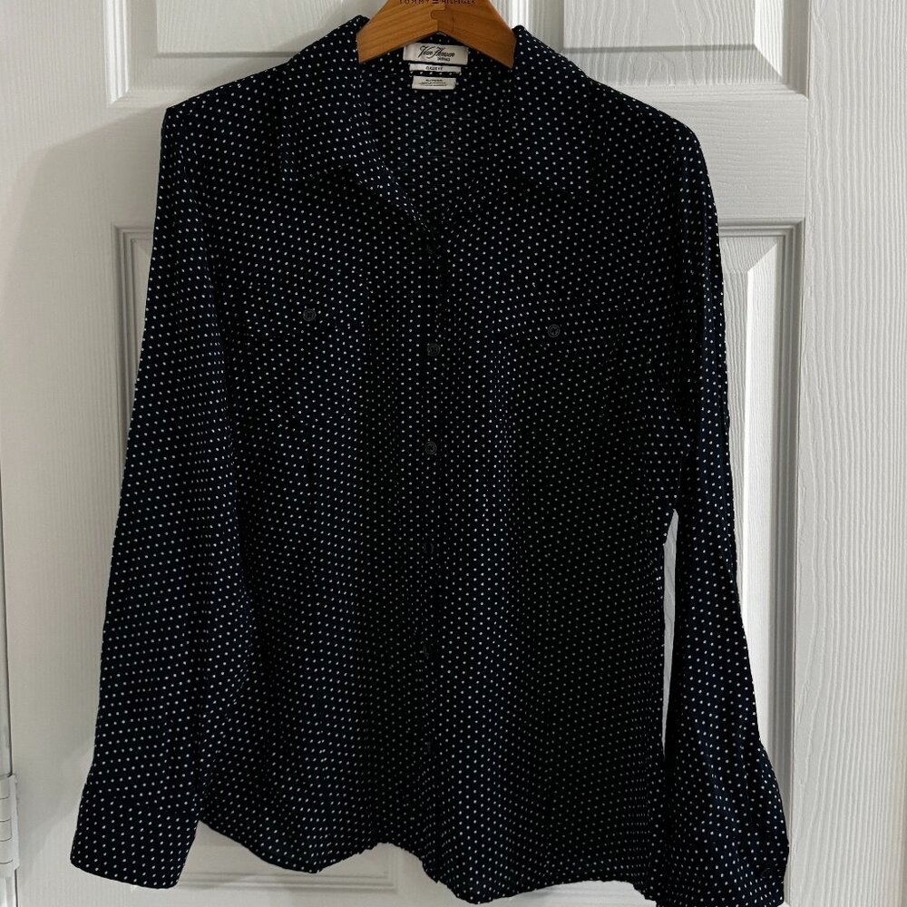 Van Heusen Women’s Classic Fit Button-Down Shirt, Size XL